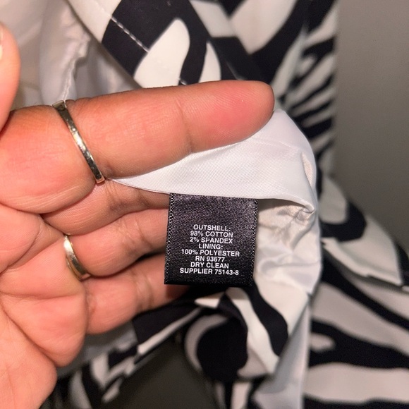 Liz Claiborne Black and White Animal Print Short Trench - Picture 8 of 13